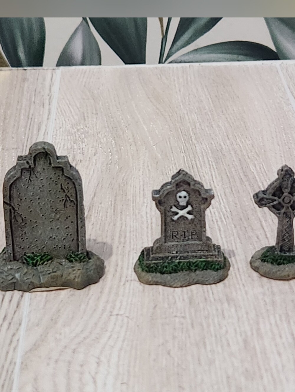 Lemax Spooky Town Gravestones Set of 3 Tombstones Halloween Village Accessories